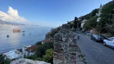 ANTALYA (AA) – Alanya Turistik İşletmeciler Derneği Başkanı Burhan Sili,