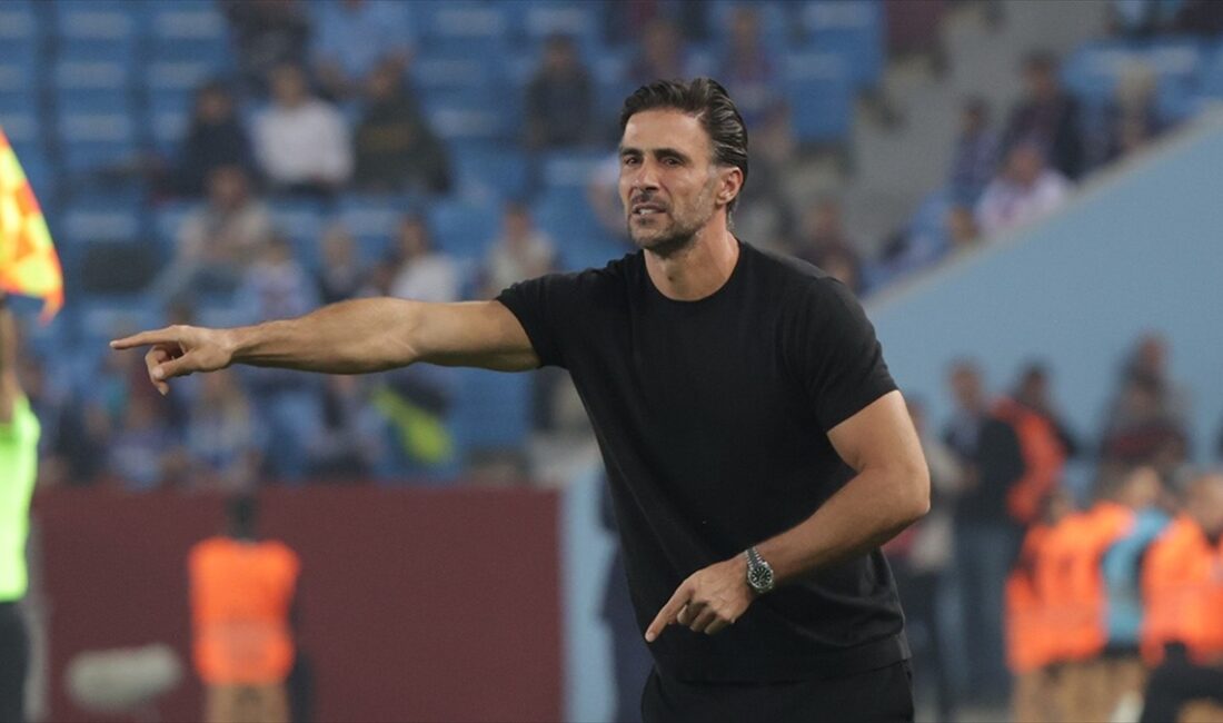 Trendyol Süper Lig ekiplerinden Corendon Alanyaspor, EMS Yapı Sivasspor maçının