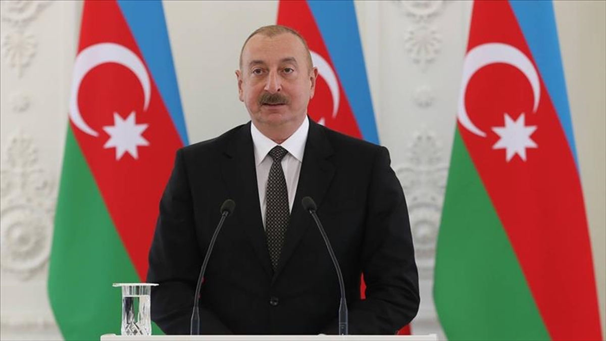 Azerbaycan Cumhurbaşkanı İlham Aliyev, Fransa'nın Ermenistan'a silah vermesinin barışa değil