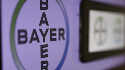 Alman ilaç ve kimya şirketi Bayer, ABD'de tartışmalı ot öldürücü