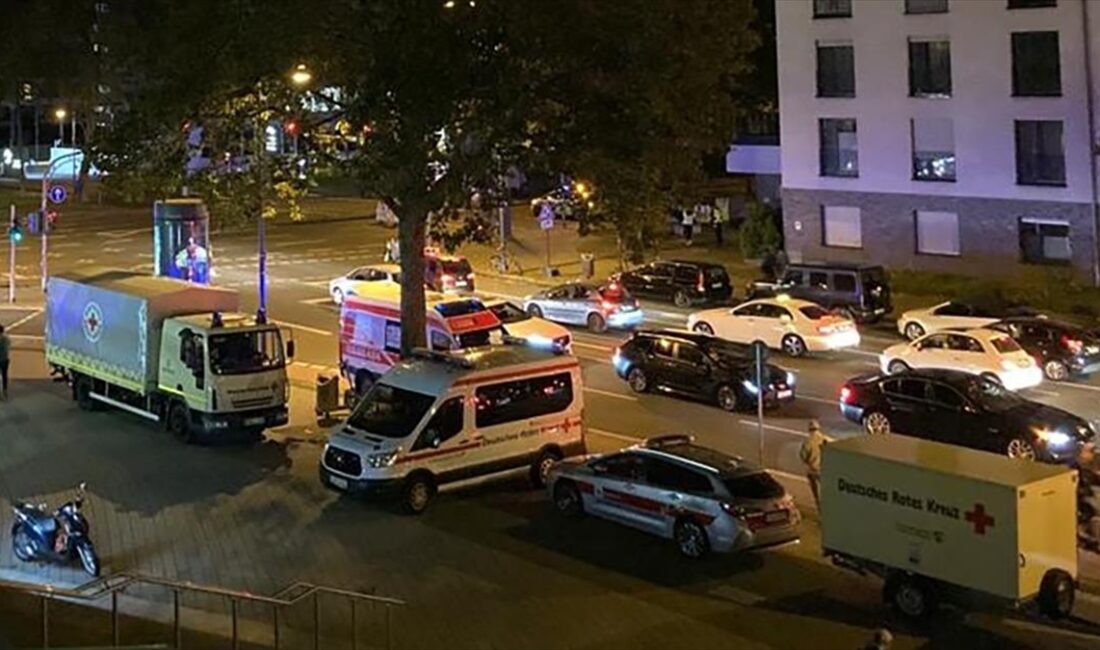 Almanya'nın Köln kentinde tadilat yapılan Kreuzgasse Lisesi'nin yakınında bulunan İkinci