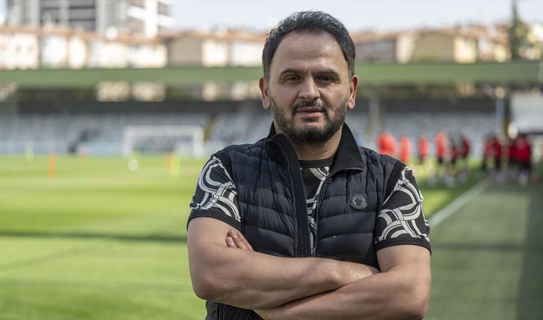 Ankara Keçiörengücü Kulübü Başkanı Sedat Tahiroğlu, eski oyuncularından Galatasaray'da forma