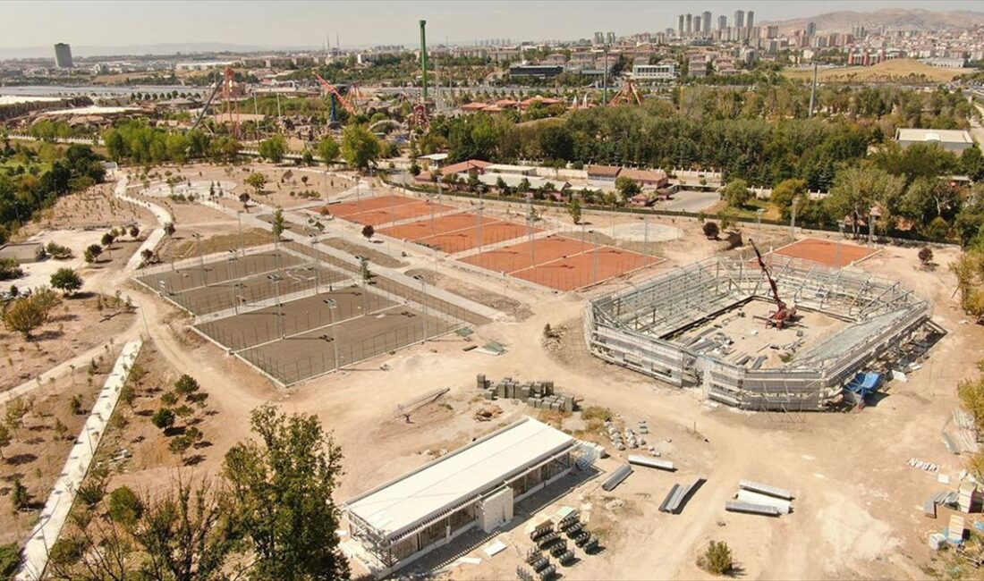 Türkiye Tenis Federasyonu (TTF) Başkanı Cengiz Durmuş, yapımı devam eden
