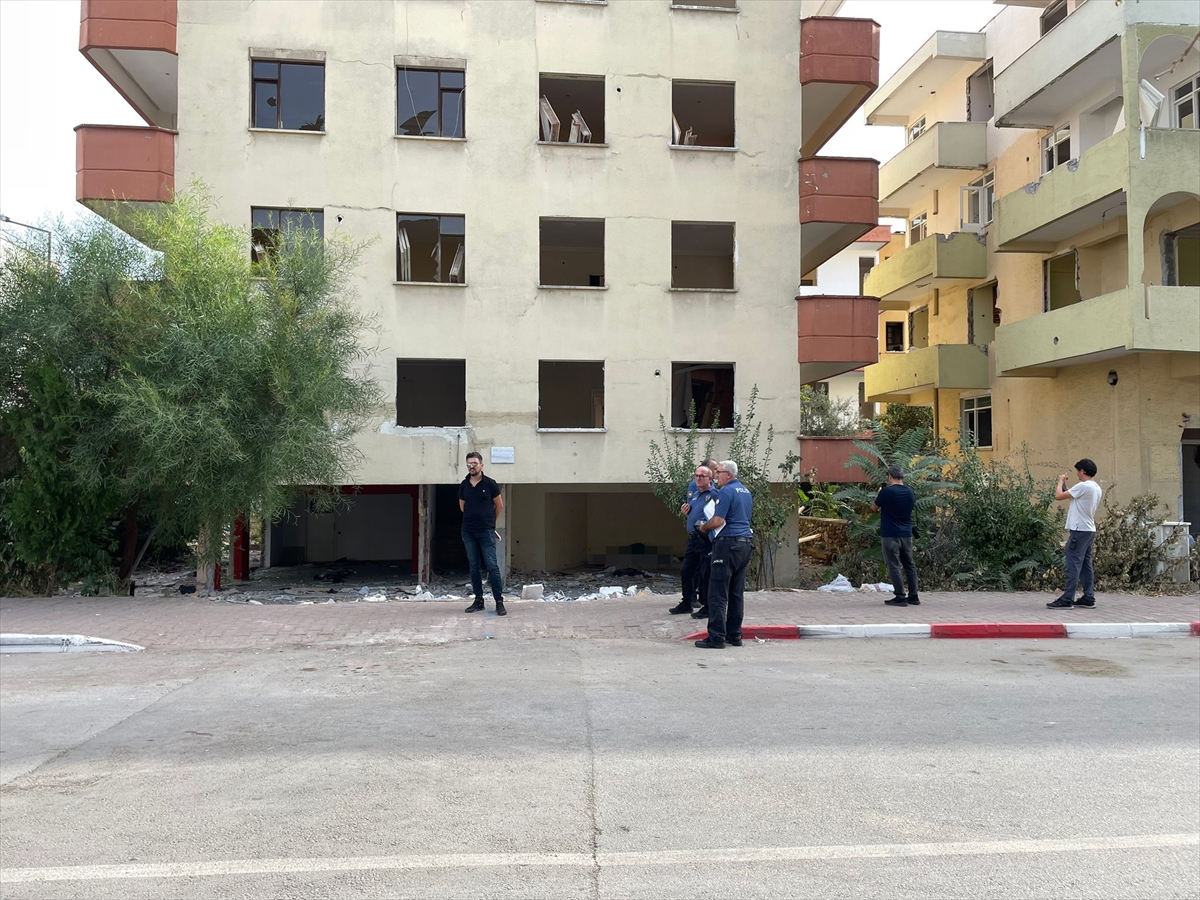 Antalya'da boş apartmanın giriş katında bir kişi ölü bulundu