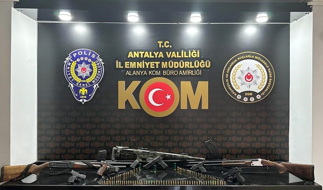 ANTALYA (AA) – Antalya'nın Alanya ilçesinde düzenlenen kaçakçılık operasyonunda 6