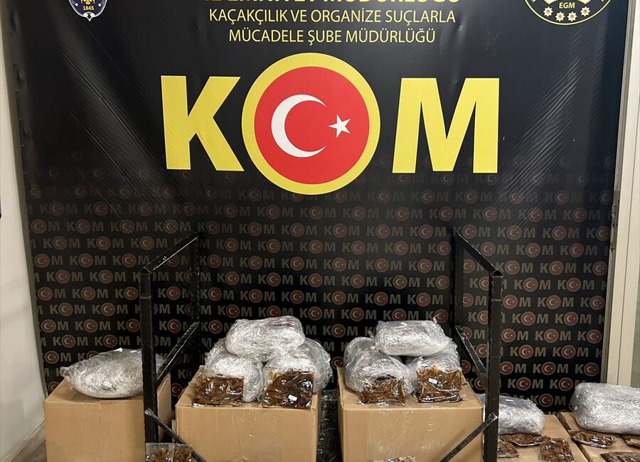 ANTALYA (AA) – Antalya'da kaçak ürünlerin ele geçirildiği operasyonda 6