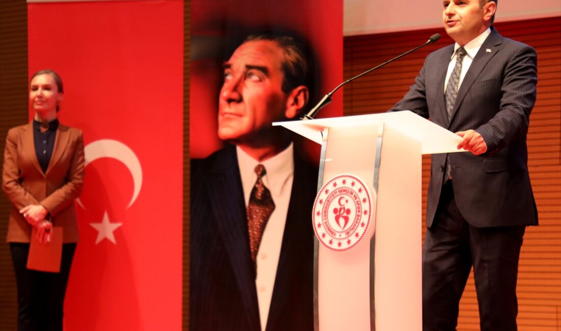 ANTALYA (AA) – Antalya Valisi Hulusi Şahin, çocukların mutlaka sporu