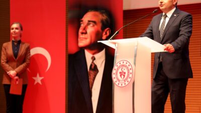 ANTALYA (AA) – Antalya Valisi Hulusi Şahin, çocukların mutlaka sporu