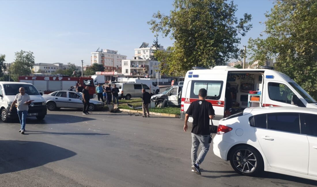 ANTALYA (AA) – Antalya'nın Kepez ilçesinde meydana gelen trafik kazasında