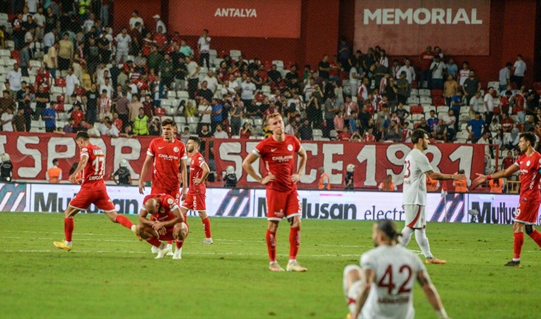 Trendyol Süper Lig'de son iki maçını kaybeden Bitexen Antalyaspor, 10.
