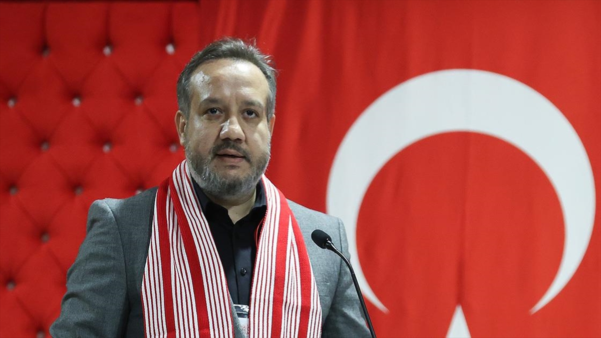Antalyaspor'un olağan genel kurulunda başkanlığa Sinan Boztepe seçildi.