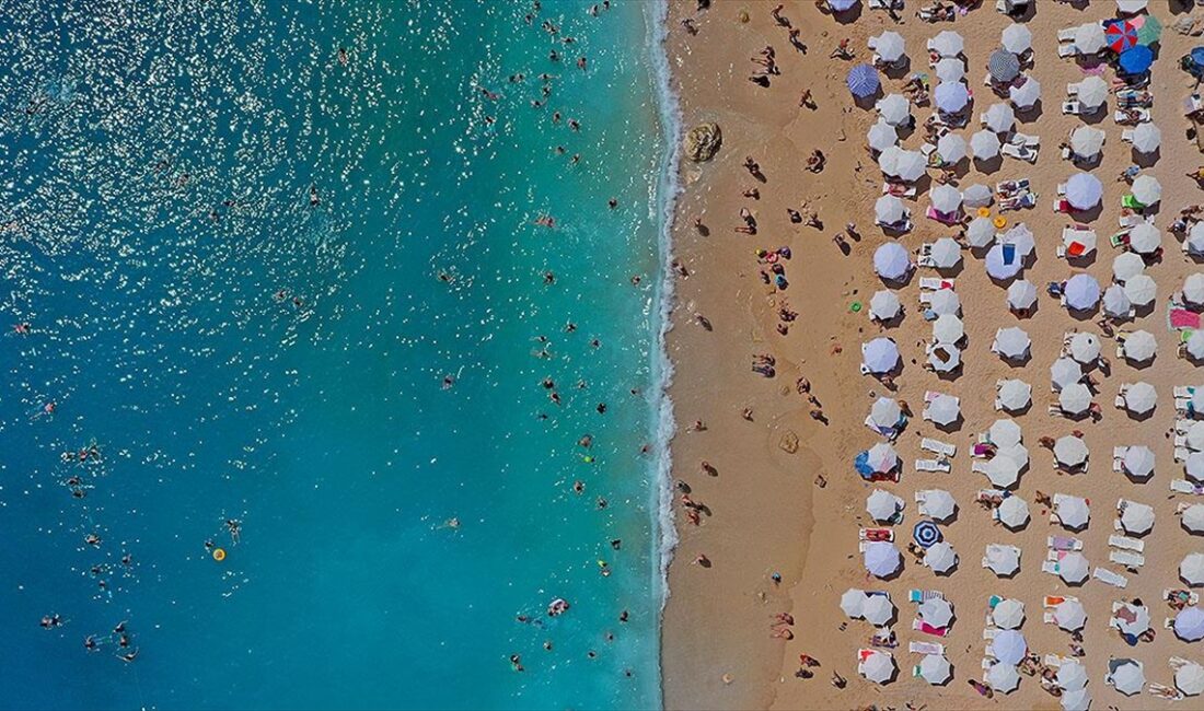 Akdeniz Turistik Otelciler ve İşletmeciler Birliği (AKTOB) Başkanı Kaan Kavaloğlu,