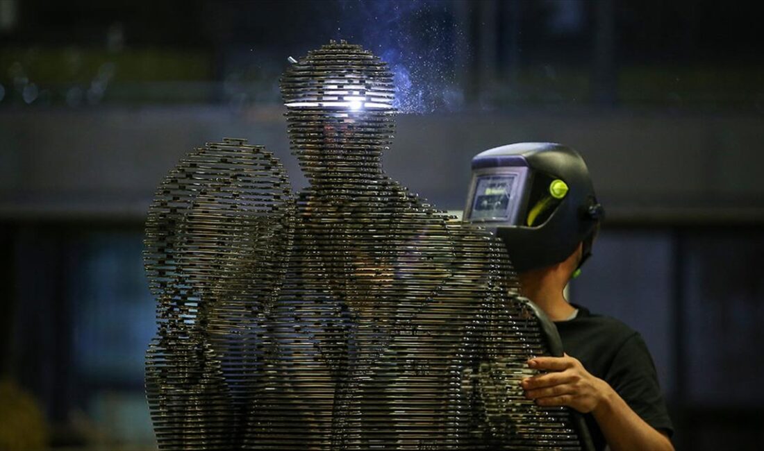 Bursalı metal sanatçısı Rıdvan Sevim, Cumhuriyet'in kurucusu Gazi Mustafa Kemal