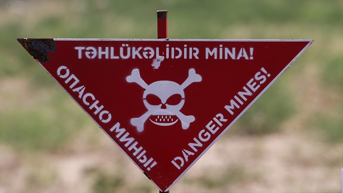 Azerbaycan Cumhurbaşkanı Müşaviri Hikmet Hacıyev, 1991 yılından bugüne kadar 3