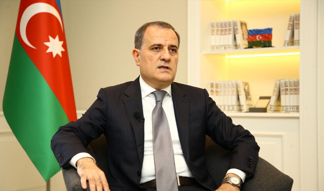 Azerbaycan Dışişleri Bakanı Bayramov, Ermenistan'la barış sağlanmasına ilişkin, "Bu sadece