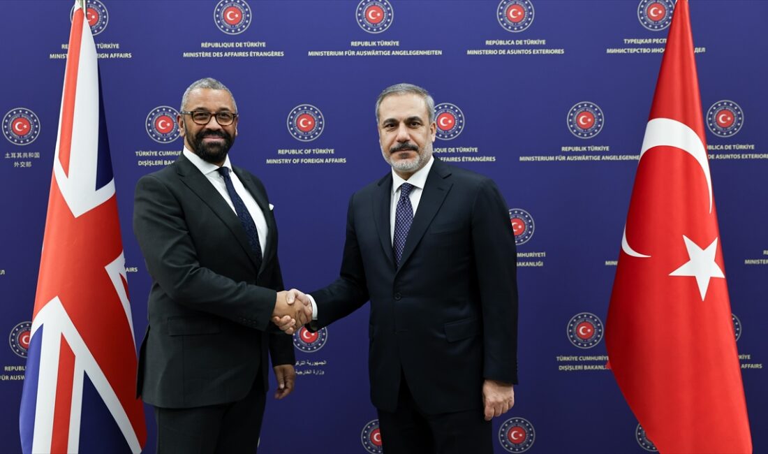 Dışişleri Bakanı Hakan Fidan, İngiltere Dışişleri Bakanı James Cleverly ile