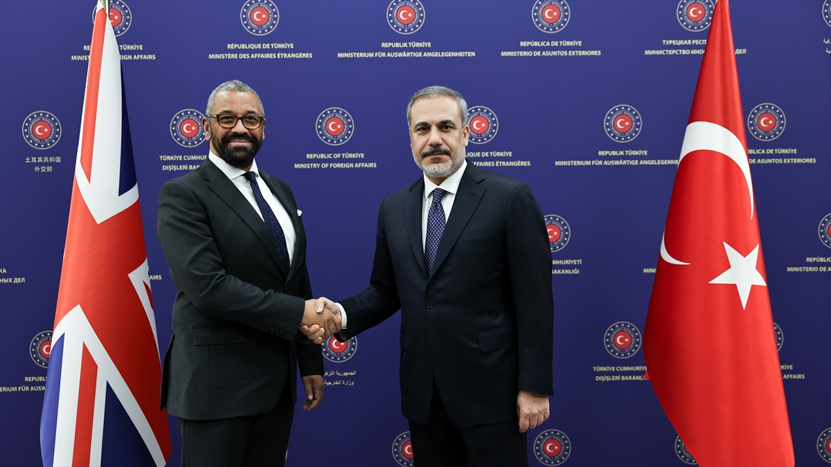 Dışişleri Bakanı Hakan Fidan, İngiltere Dışişleri Bakanı James Cleverly ile