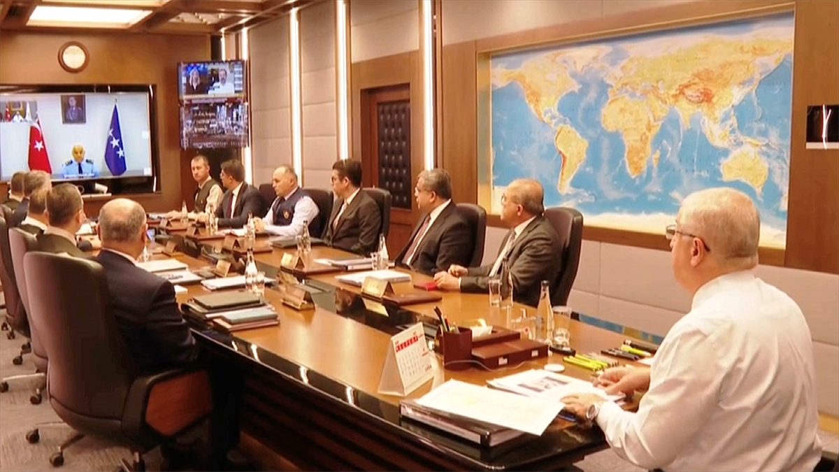 Milli Savunma Bakanı Yaşar Güler, yurt içindeki ve sınır ötesindeki