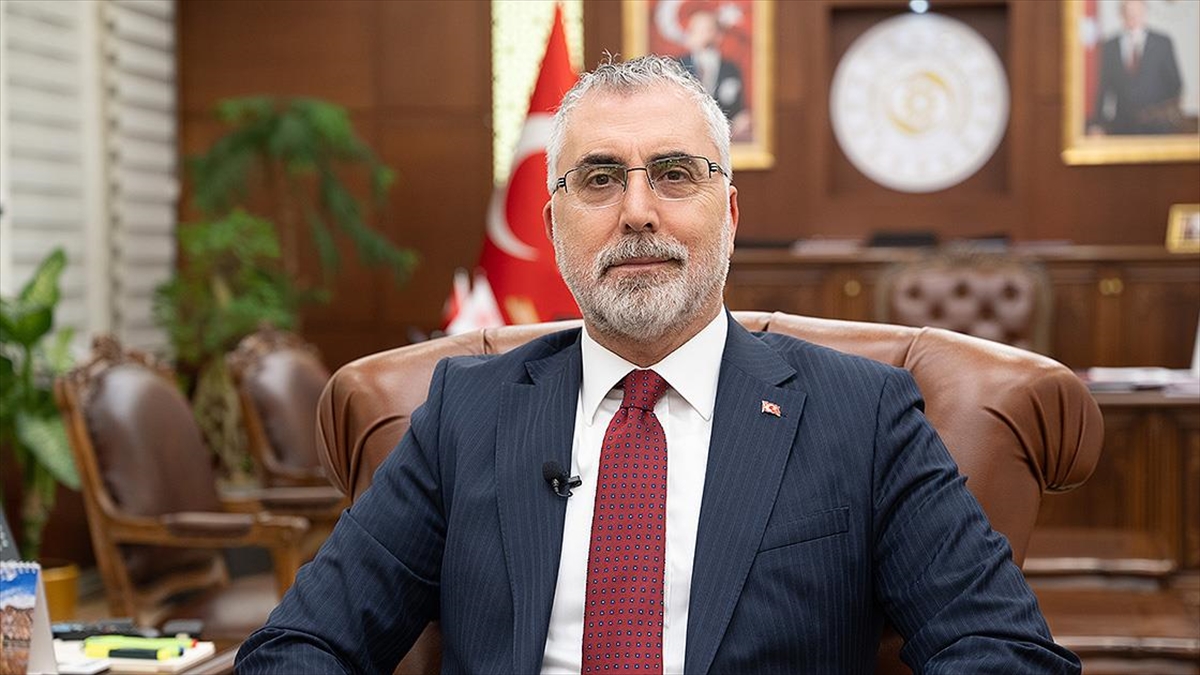 Çalışma ve Sosyal Güvenlik Bakanı Vedat Işıkhan, emeklilere yapılacak 5