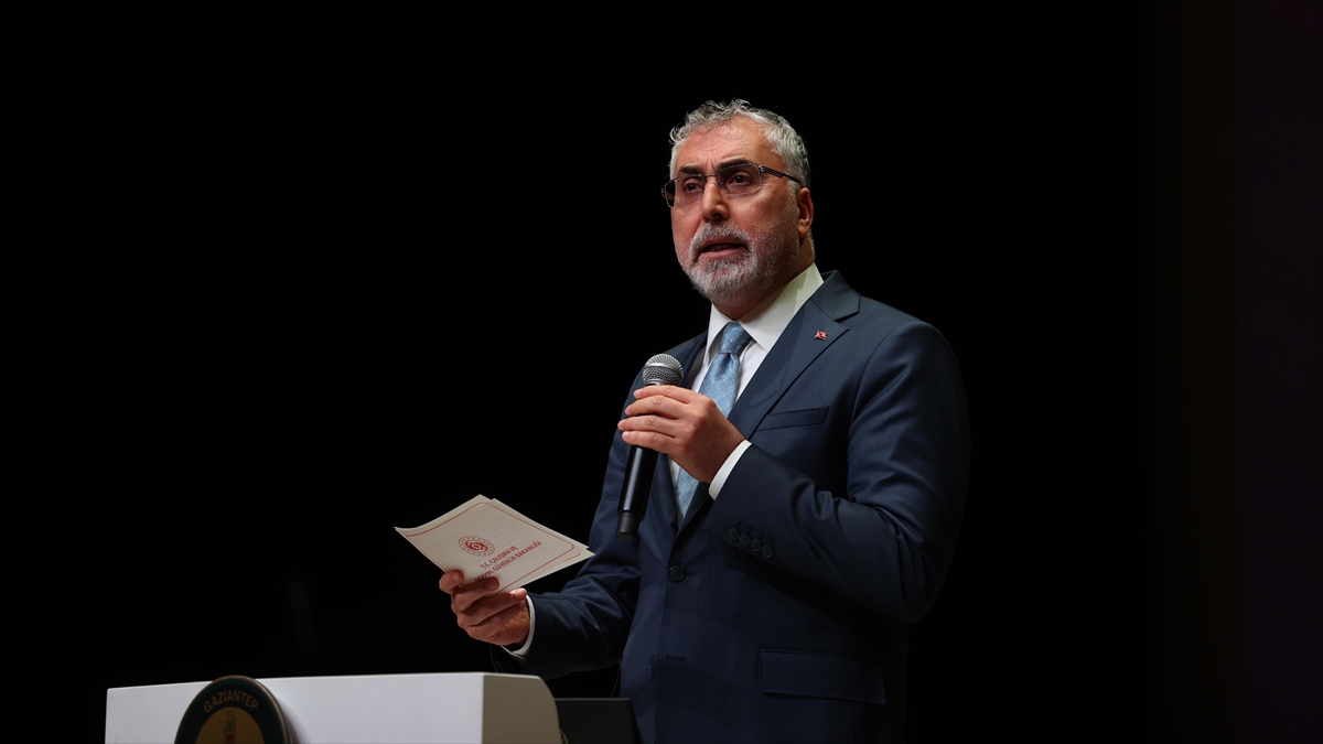 GAZIANTEP (AA) – AK Parti Gaziantep İl Başkanlığını ziyaret eden
