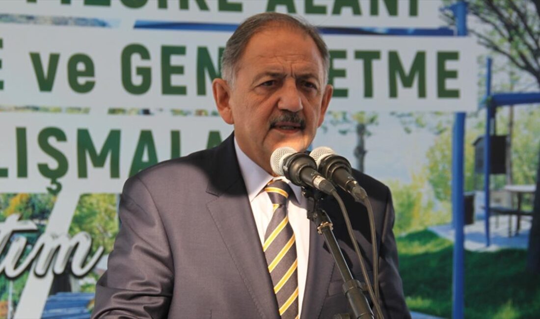 Çevre, Şehircilik ve İklim Değişikliği Bakanı Mehmet Özhaseki, deprem bölgelerindeki