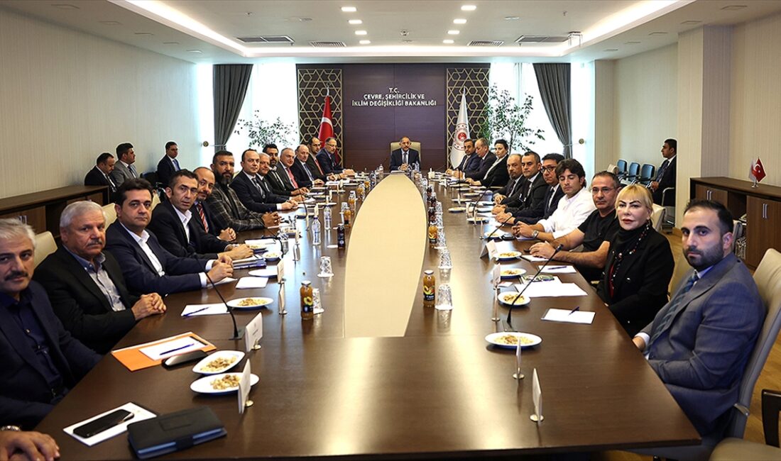 Çevre, Şehircilik ve İklim Değişikliği Bakanı Mehmet Özhaseki, "Afet bölgesindeki