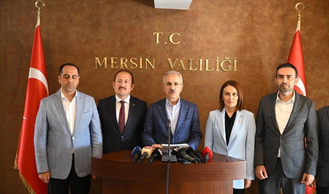 Ulaştırma ve Altyapı Bakanı Abdulkadir Uraloğlu, turizm ve tarım kentleri