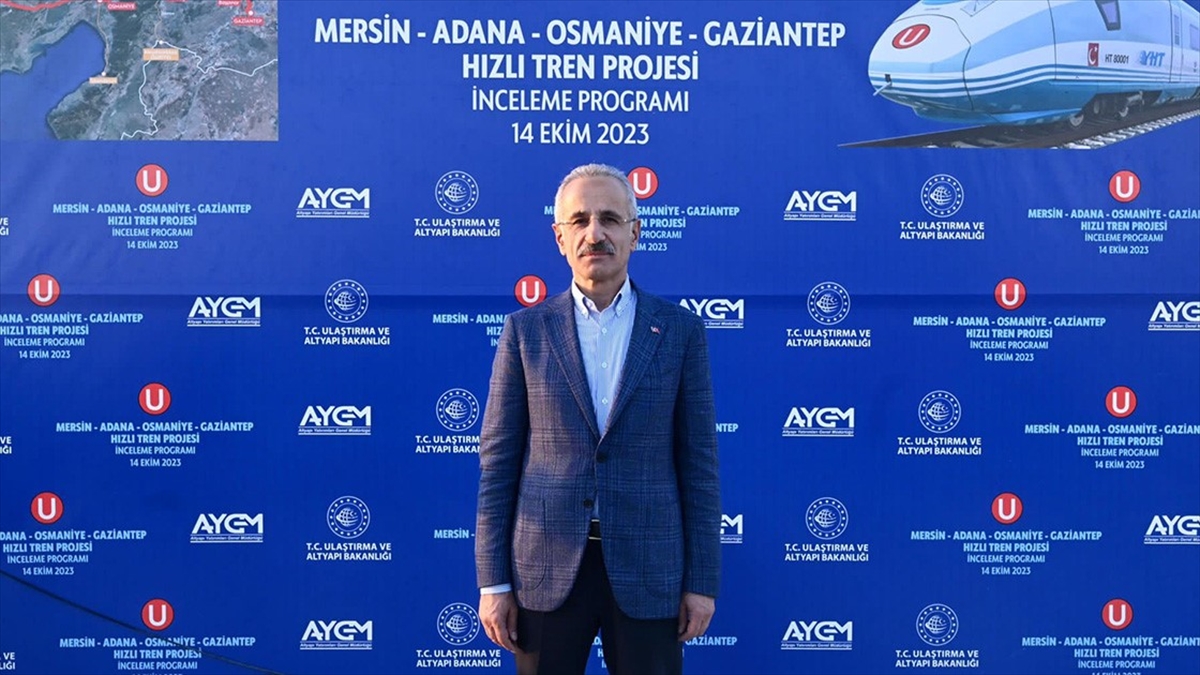 Ulaştırma ve Altyapı Bakanı Abdulkadir Uraloğlu, "Saatte 200 kilometre tasarım