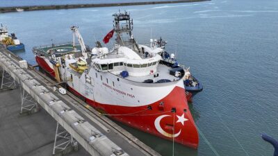 Enerjide bağımsızlık hedefi doğrultusunda 5 yılda Akdeniz ve Karadeniz’de 50