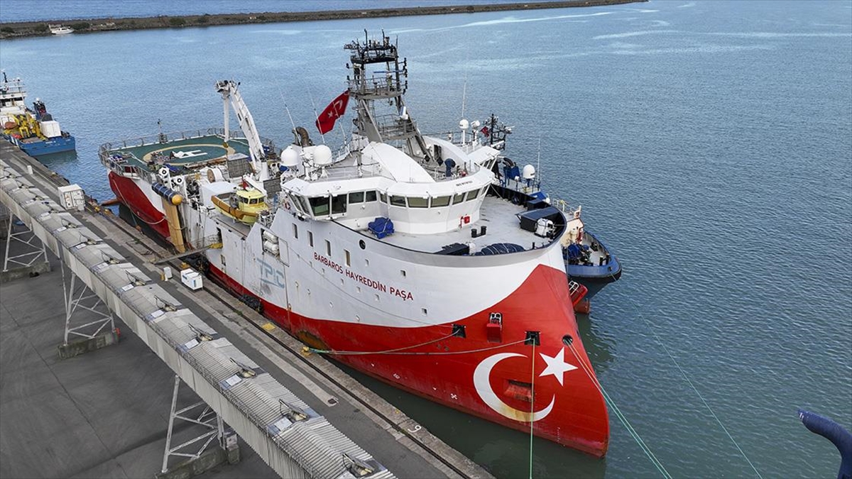 Enerjide bağımsızlık hedefi doğrultusunda 5 yılda Akdeniz ve Karadeniz’de 50