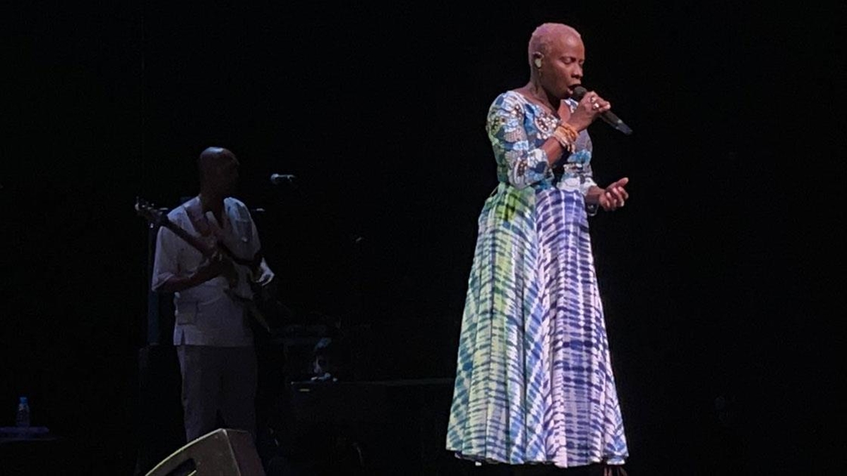"Afrika'nın divası" olarak tanınan Beninli şarkıcı Angelique Kidjo, Beyoğlu Kültür