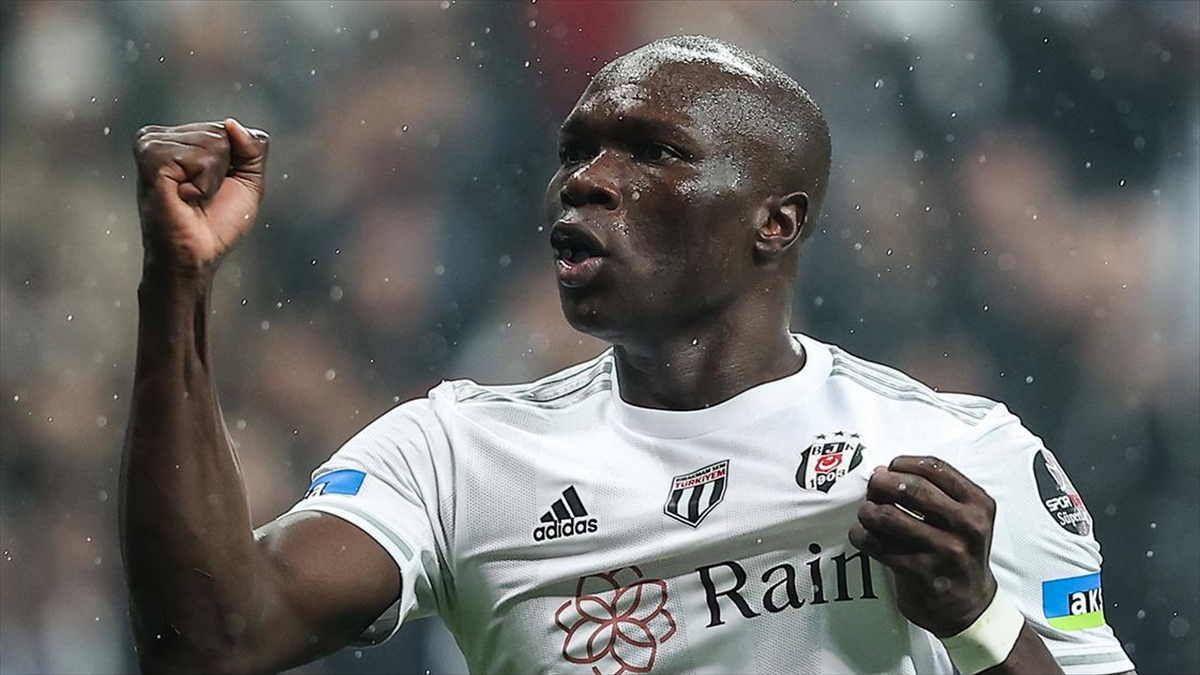 Beşiktaş Kulübü, Kamerunlu futbolcu Vincent Aboubakar'ın karın ağrısı ve yüksek