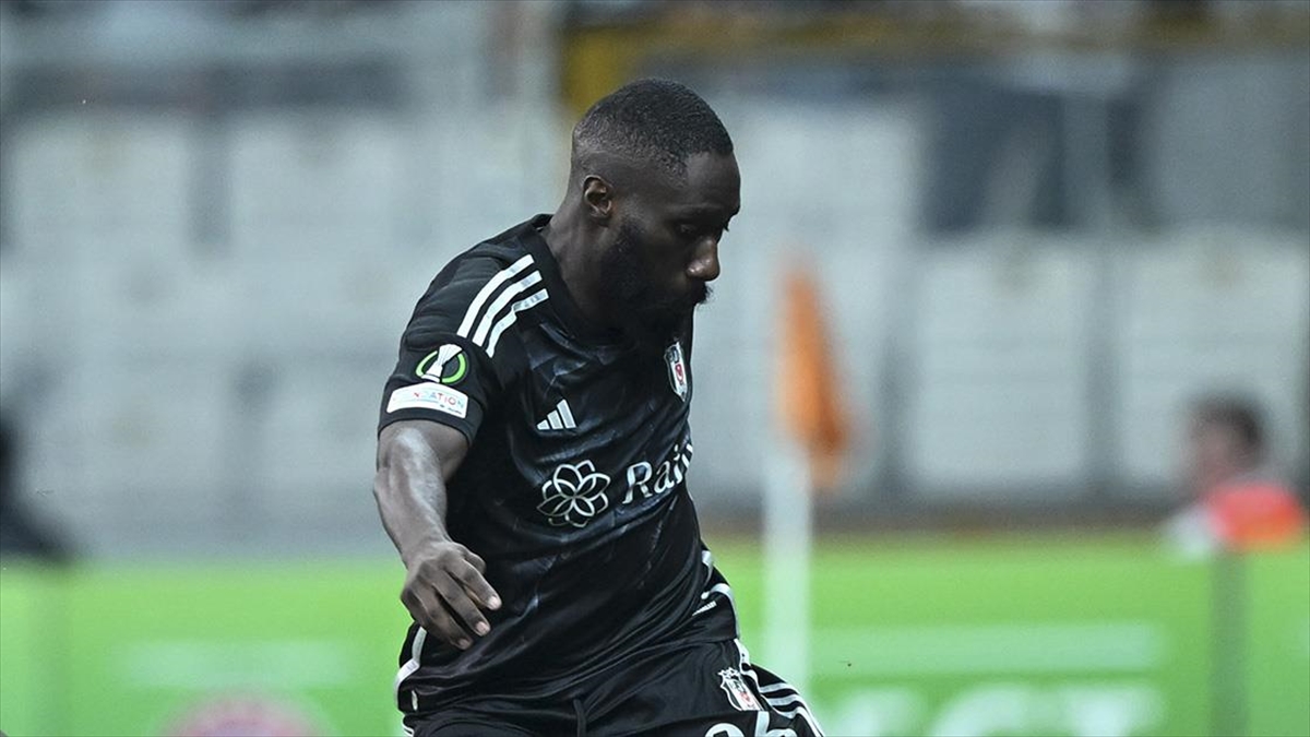 Beşiktaşlı futbolcu Arthur Masuaku'nun sağlık durumu hakkında açıklama yapıldı.