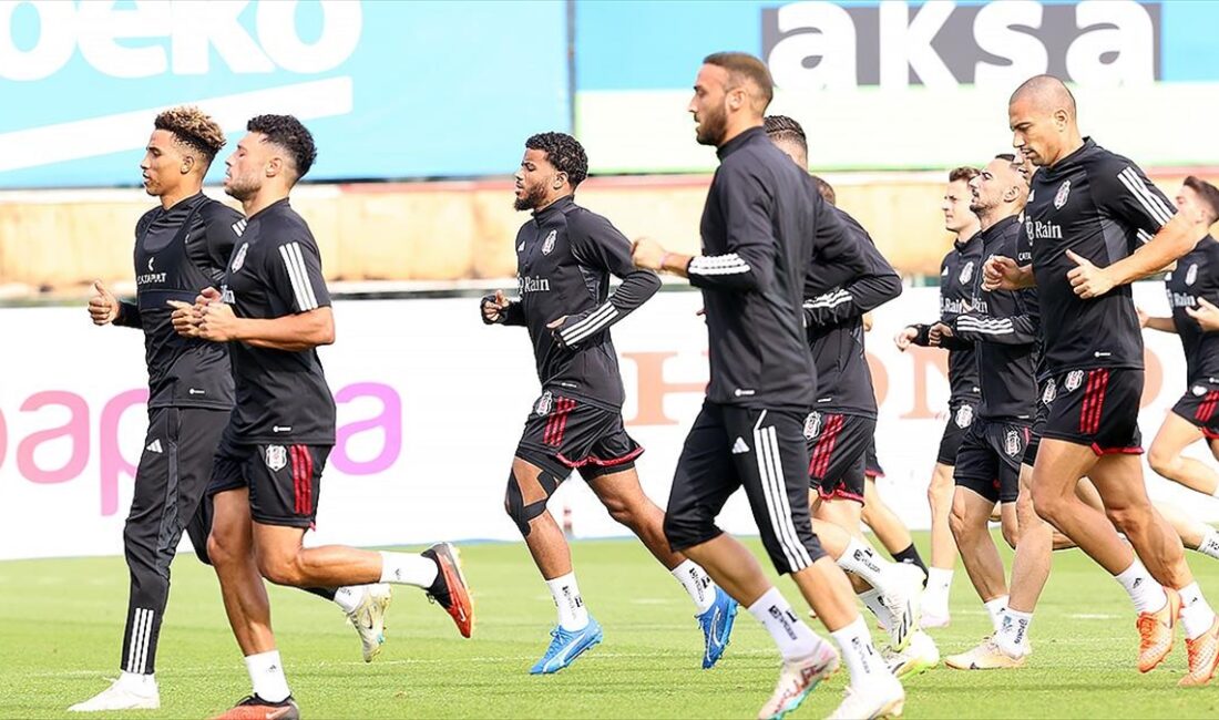 İSTANBUL (AA) – Siyah-beyazlı takımda kırmızı kart cezalısı Valentin Rosier’in