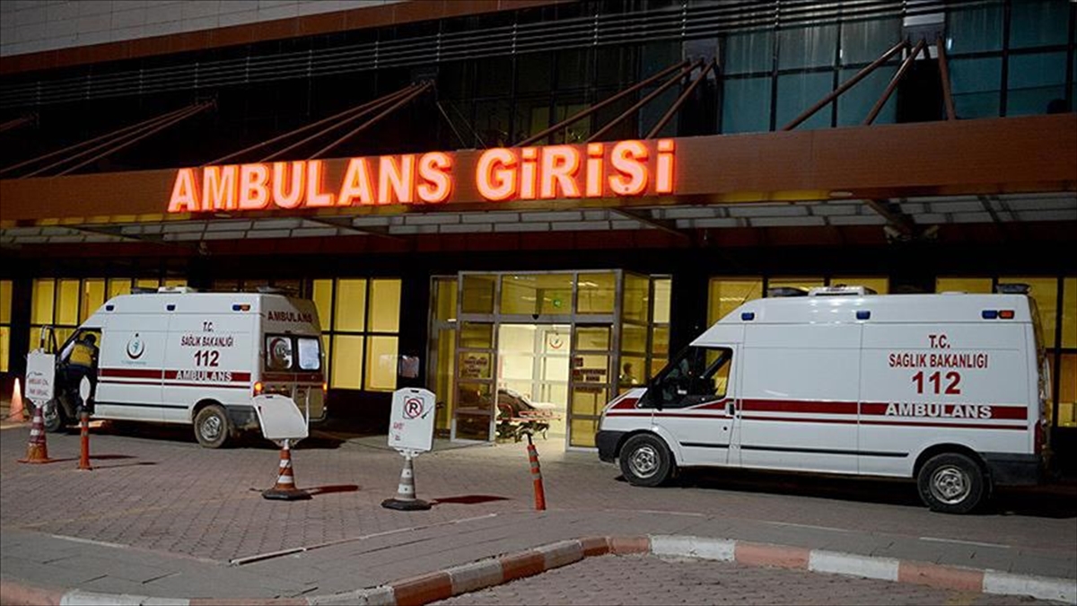 Bitlis'te görev sırasında meydana gelen kazada yaralanan polis memuru Ertuğrul