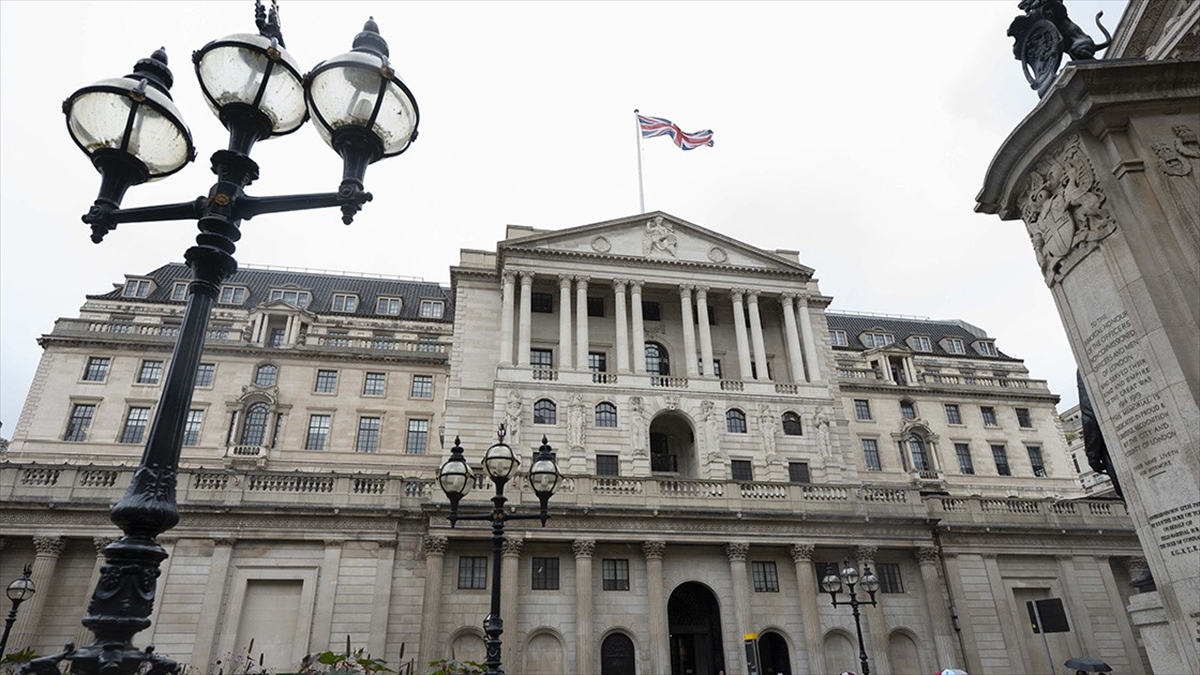 İngiltere'de açıklanan enflasyon verileri sonrasında, İngiltere Merkez Bankası'nın (BoE), 2