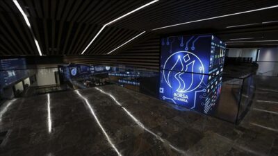 İSTANBUL (AA) – BIST 100 endeksi, &ouml;nceki kapanışa g&ouml;re 272,35