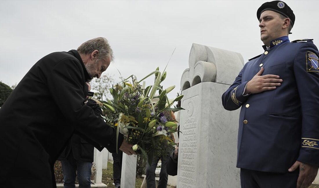 Bağımsız Bosna Hersek'in ilk Cumhurbaşkanı Aliya İzetbegoviç'in vefatının 20. yılı