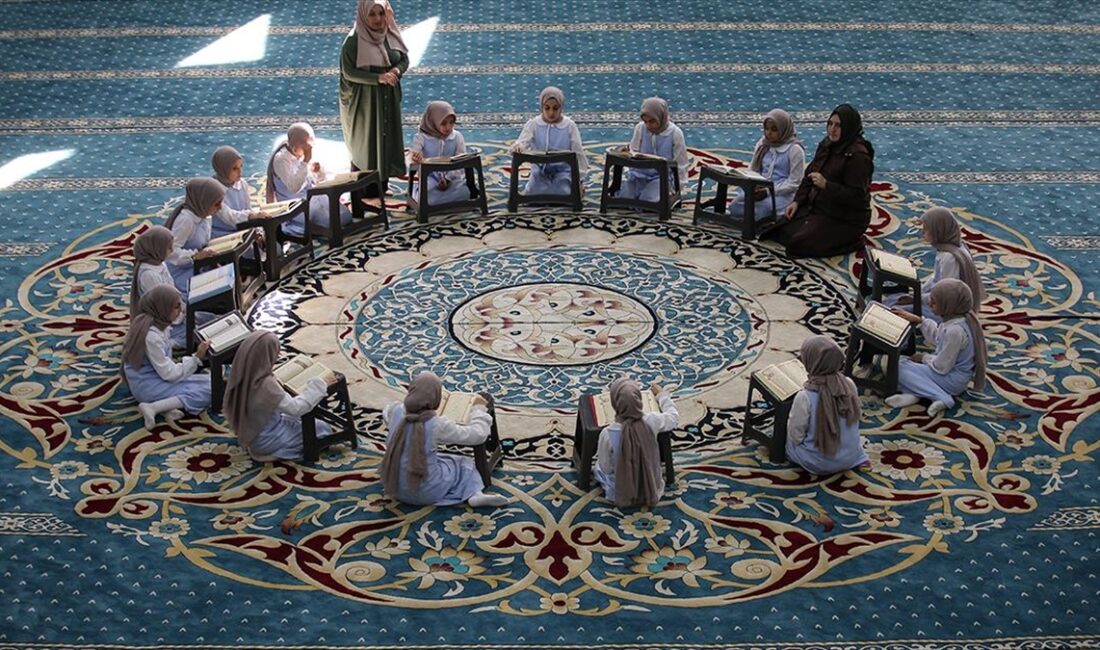 Bursa'da, yerleşkesinde cami, kütüphane ve laboratuvarların bulunduğu Türkiye Odalar ve