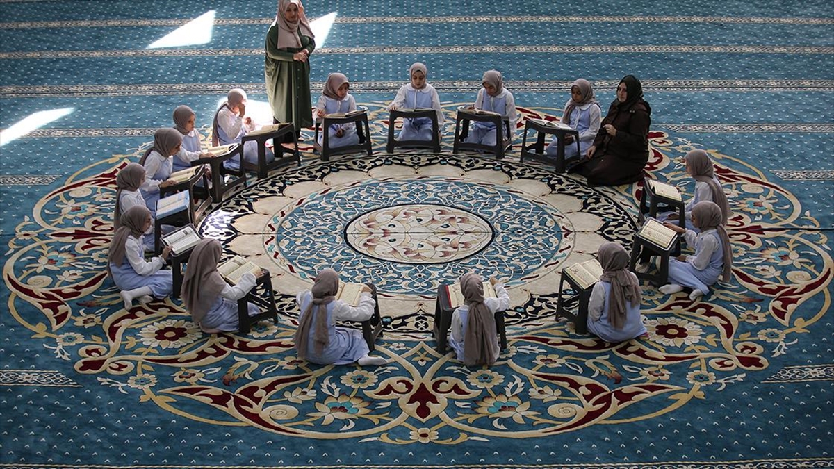Bursa'da, yerleşkesinde cami, kütüphane ve laboratuvarların bulunduğu Türkiye Odalar ve