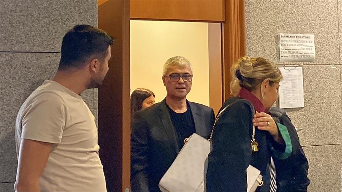 İstanbul'da bir mekanda sanatçı Orhan Gencebay'a hakaret ettiği gerekçesiyle bir