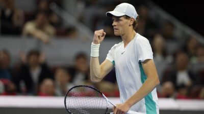 Çin Açık tenis turnuvasının finalinde Rus Daniil Medvedev'i mağlup eden