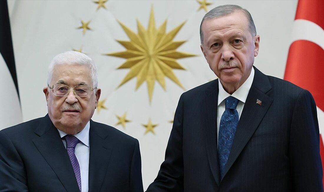 Cumhurbaşkanı Erdoğan, Filistin Devlet Başkanı Abbas'la, kabine toplantısına ara vererek