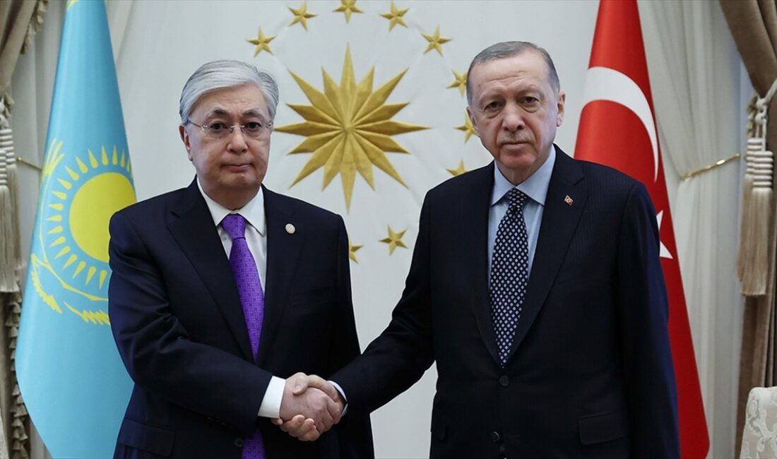 İki lider, görüşmede, Kazakistan'da gerçekleşecek Türk Devletleri Teşkilatı Devlet Başkanları