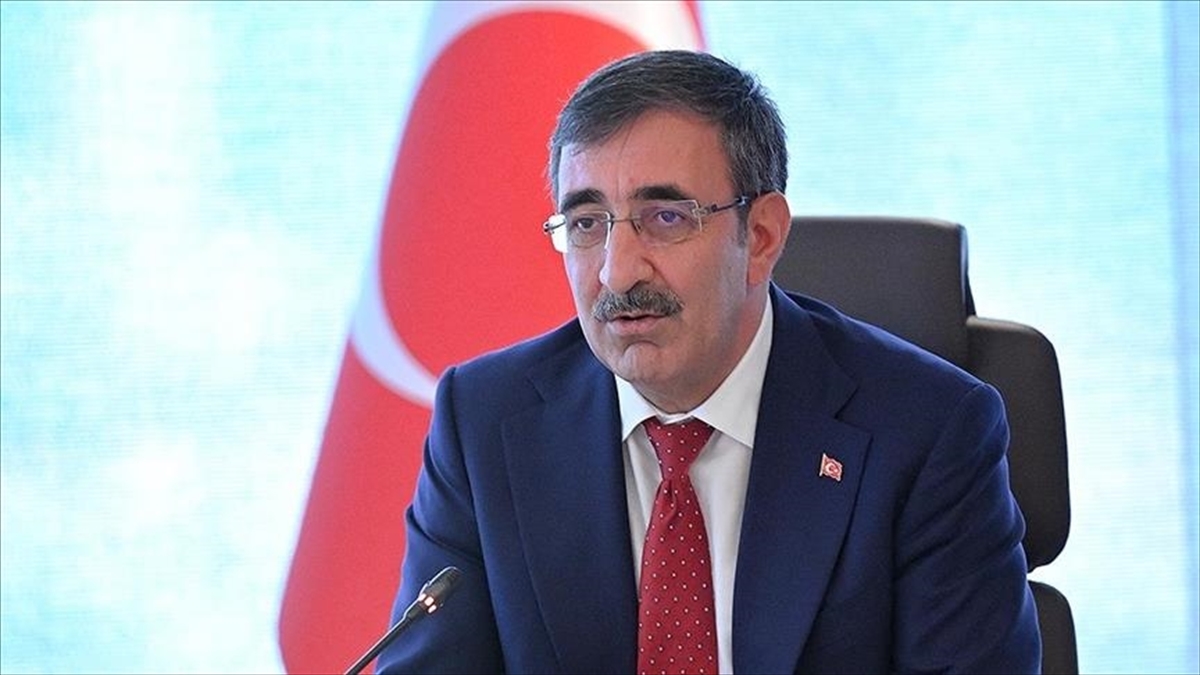 Cumhurbaşkanı Yardımcısı Yılmaz, "Gazze'de sivil halk ağır bombardıman altındayken insani