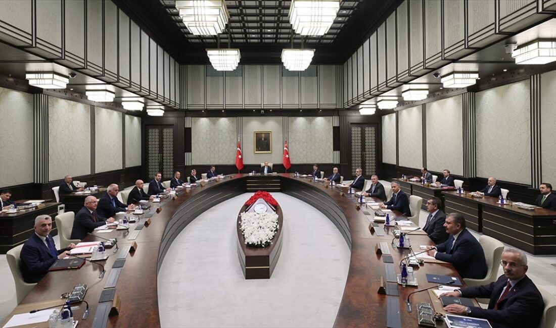 Cumhurbaşkanlığı Kabinesi, Cumhurbaşkanı Recep Tayyip Erdoğan başkanlığında toplandı.