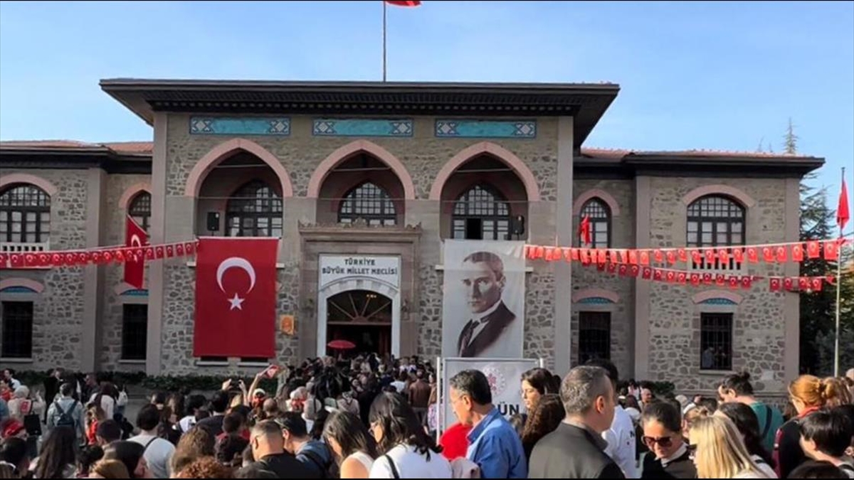  Kültür ve Turizm Bakanı Mehmet Nuri Ersoy, Ankara'da bulunan