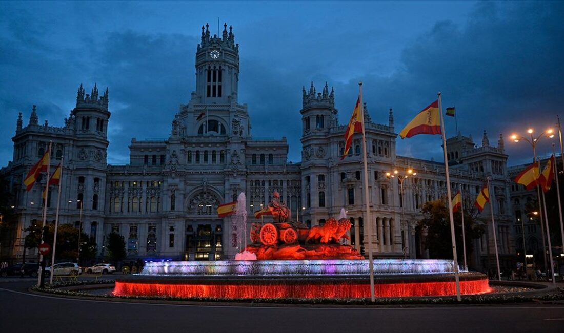 Cumhuriyet'in 100. yıl dönümü etkinlikleri kapsamında İspanya'nın başkenti Madrid'deki ünlü