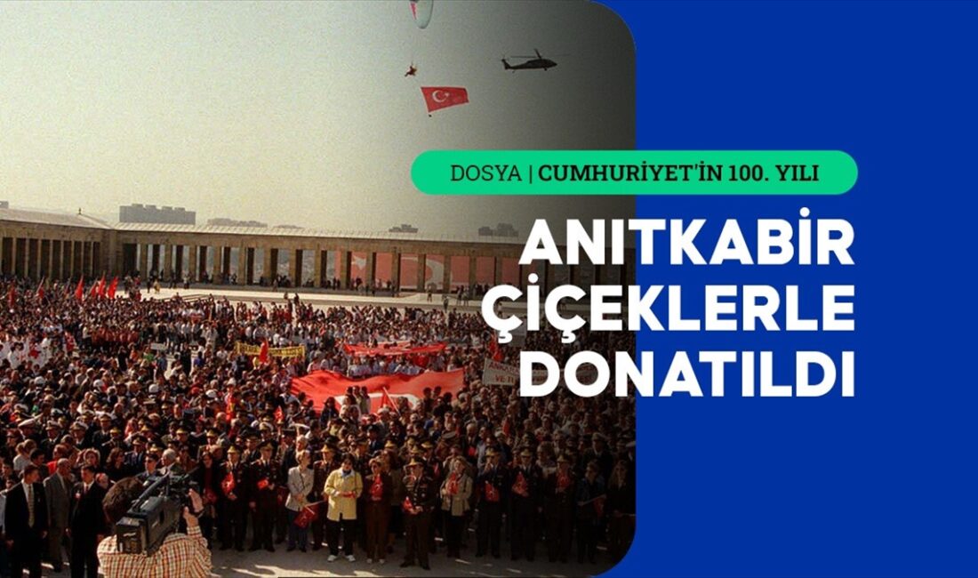 Cumhuriyetin 75. yıl dönümünün kutlandığı 29 Ekim 1998'de düzenlenen törenler