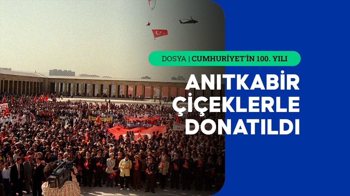 Cumhuriyetin 75. yıl dönümünün kutlandığı 29 Ekim 1998'de düzenlenen törenler
